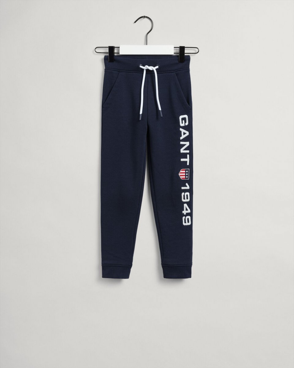 GANT 811203 NAVY JOGGER BOTTOMS Perfect to pair with our matching hoodie for a truly sporty look,    7/8 YRS ONLY