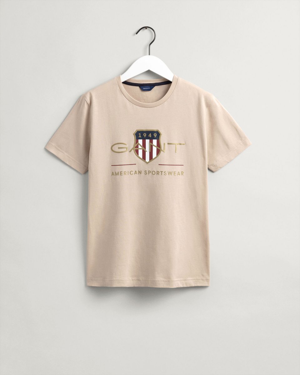 GANT KIDS CLOTHING 905182 DRY SAND COLOUR SHORT SLEEVE TEE PRINTED SHIELD LOGO  13/14YRS ONLY 
