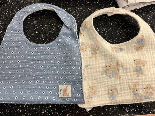MAYORAL 9409  BOXED PACK OF TWO COTTON LINEN BIBS  WHITE/BLUE  ONE SIZE 